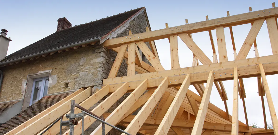 charpentes en bois traditionnelle ou en métallique